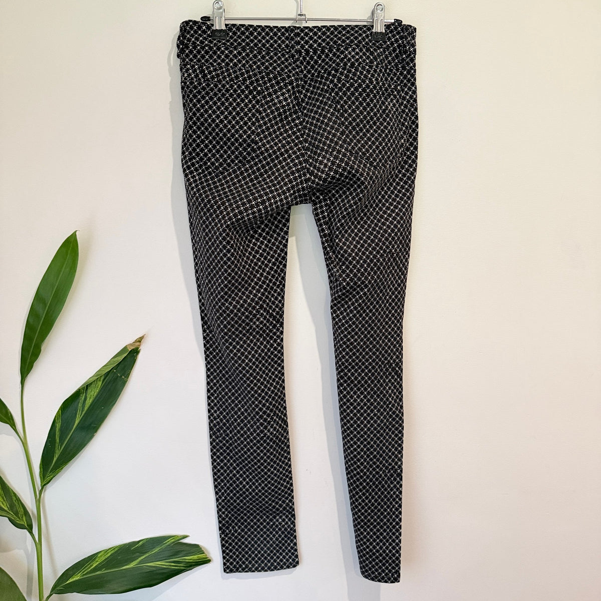 Marcs Black & White Cross Print Skinny Pants Size 26 | Waist 76cm