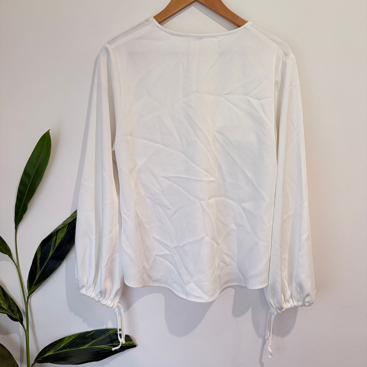 Wynn Hamlyn White Ring Front Balloon Sleeve Top Size 10