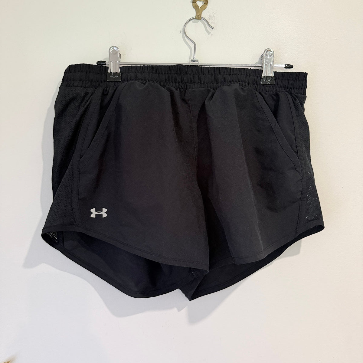 Under Armour HeatGear Black Running Shorts Size L