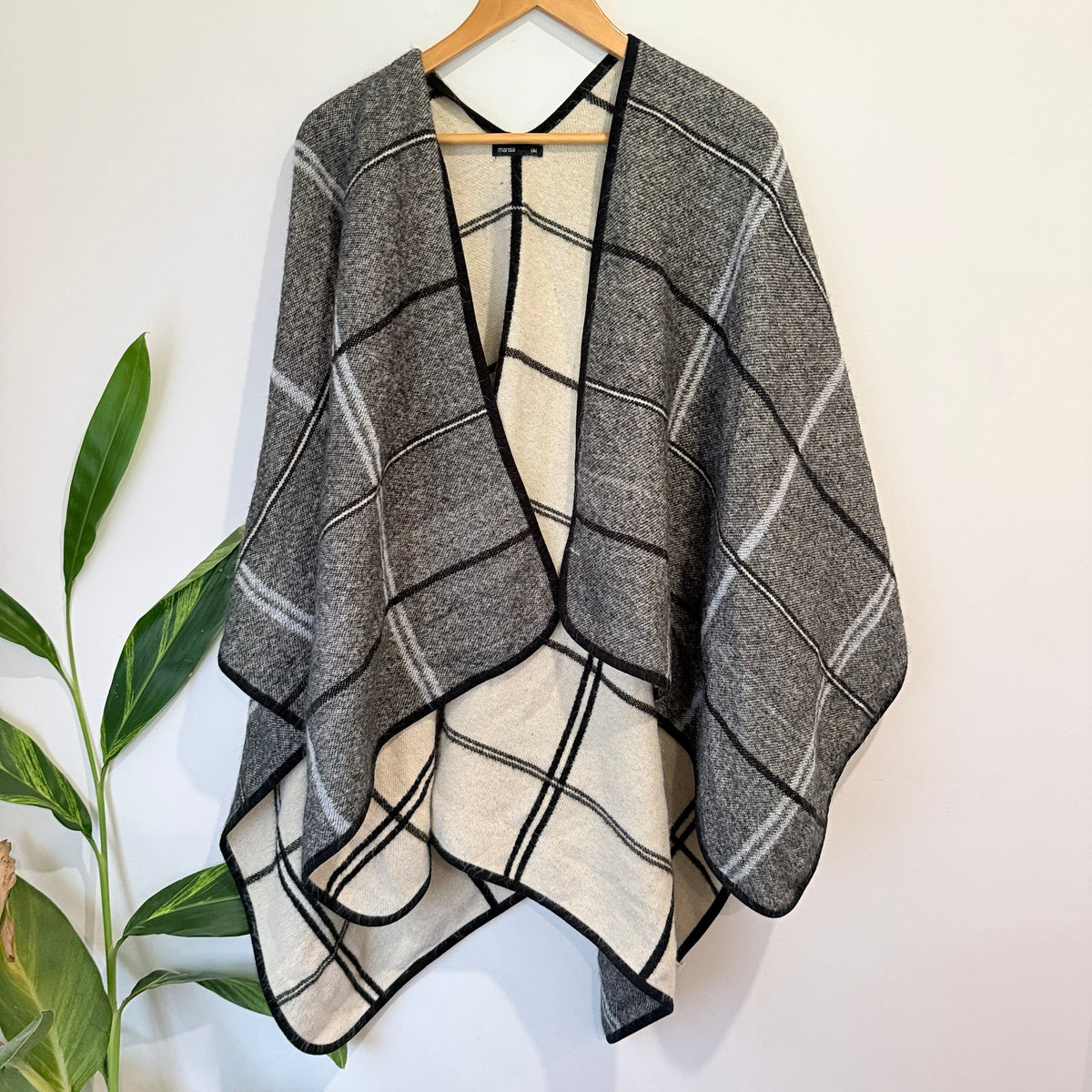 Marisa Grey & Cream Check Poncho Wrap One Size