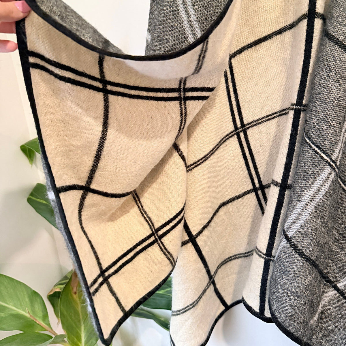 Marisa Grey & Cream Check Poncho Wrap One Size