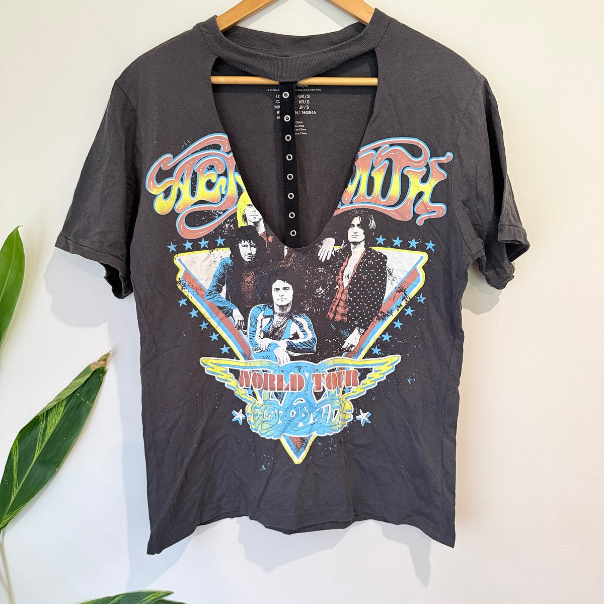 Aerosmith World Tour Charcoal Cut Out Neck Band Tee Size S