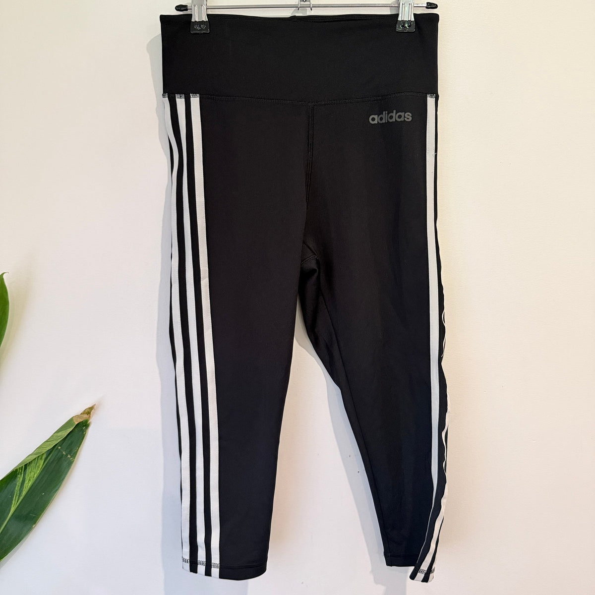 Adidas Black Three Stripe 3/4 Leggings Size M | Waist 68cm