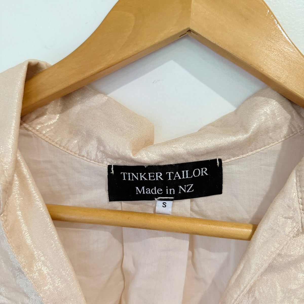 Tinker Tailor (NZ) Metallic Oversized V-Neck Top Size S | U/Arm to U/Arm 58cm