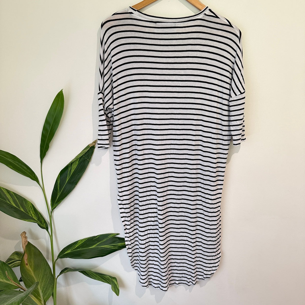 Decjuba Black & White Stripe Step Hem Longline Tunic Dress Size XS/S