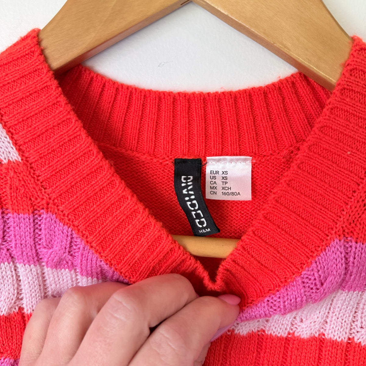 H&M Divided Red & Pink Stripe Cable Knit Crop Vest Size XS