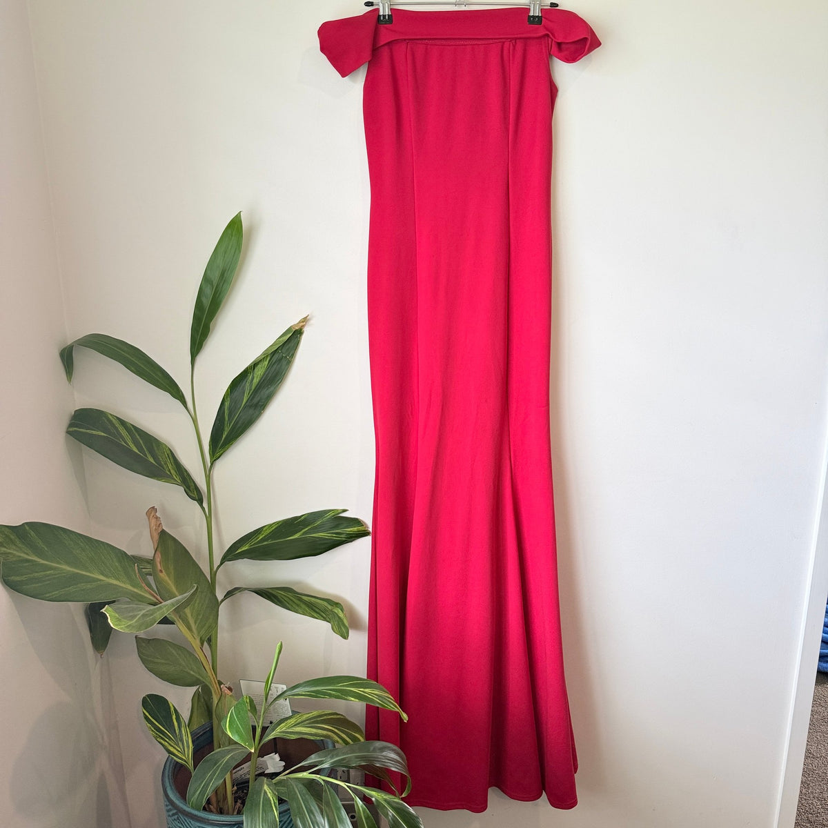 Club London Red Off Shoulder Maxi Dress Size UK 8