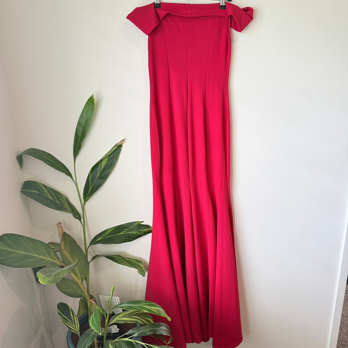 Club London Red Off Shoulder Maxi Dress Size UK 8