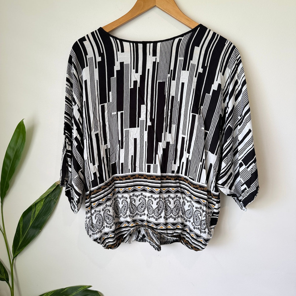 Izabel London Black & White Paisley Wrap Top Size UK 10