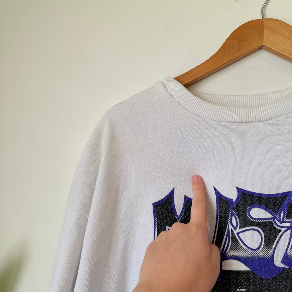 M/SF/T Mad Minds White Where Are You Today Graphic Sweatshirt Size XL