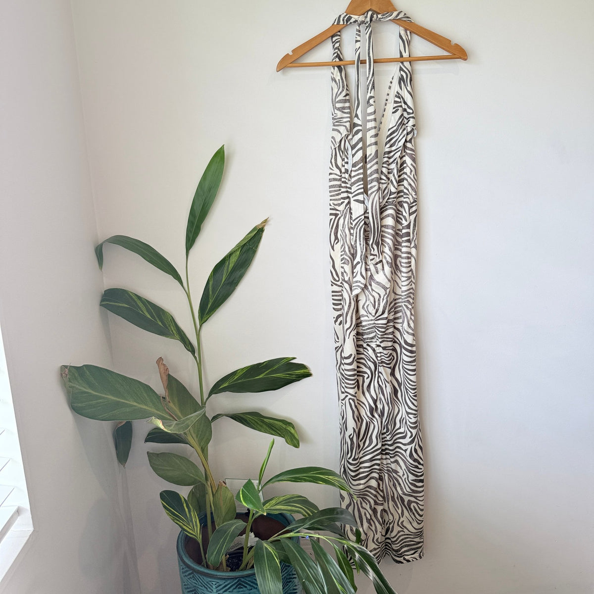 Tiger Mist Zebra Print Twist Front Halter Maxi Dress Size S