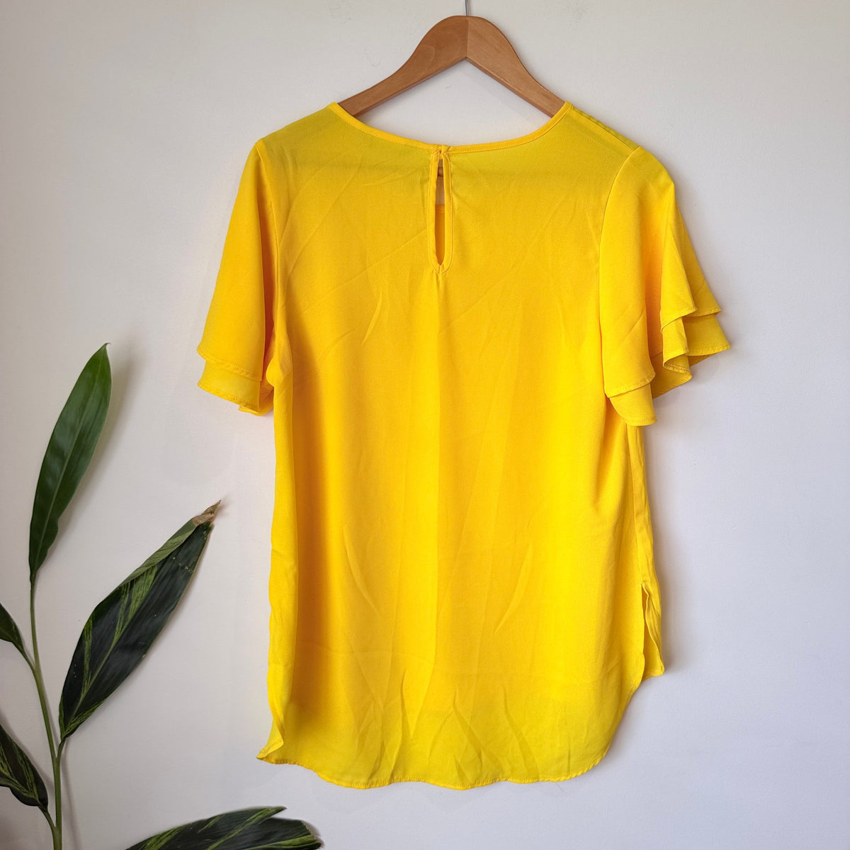 Spirit Yellow Flutter Sleeve Keyhole Back Top Size 12