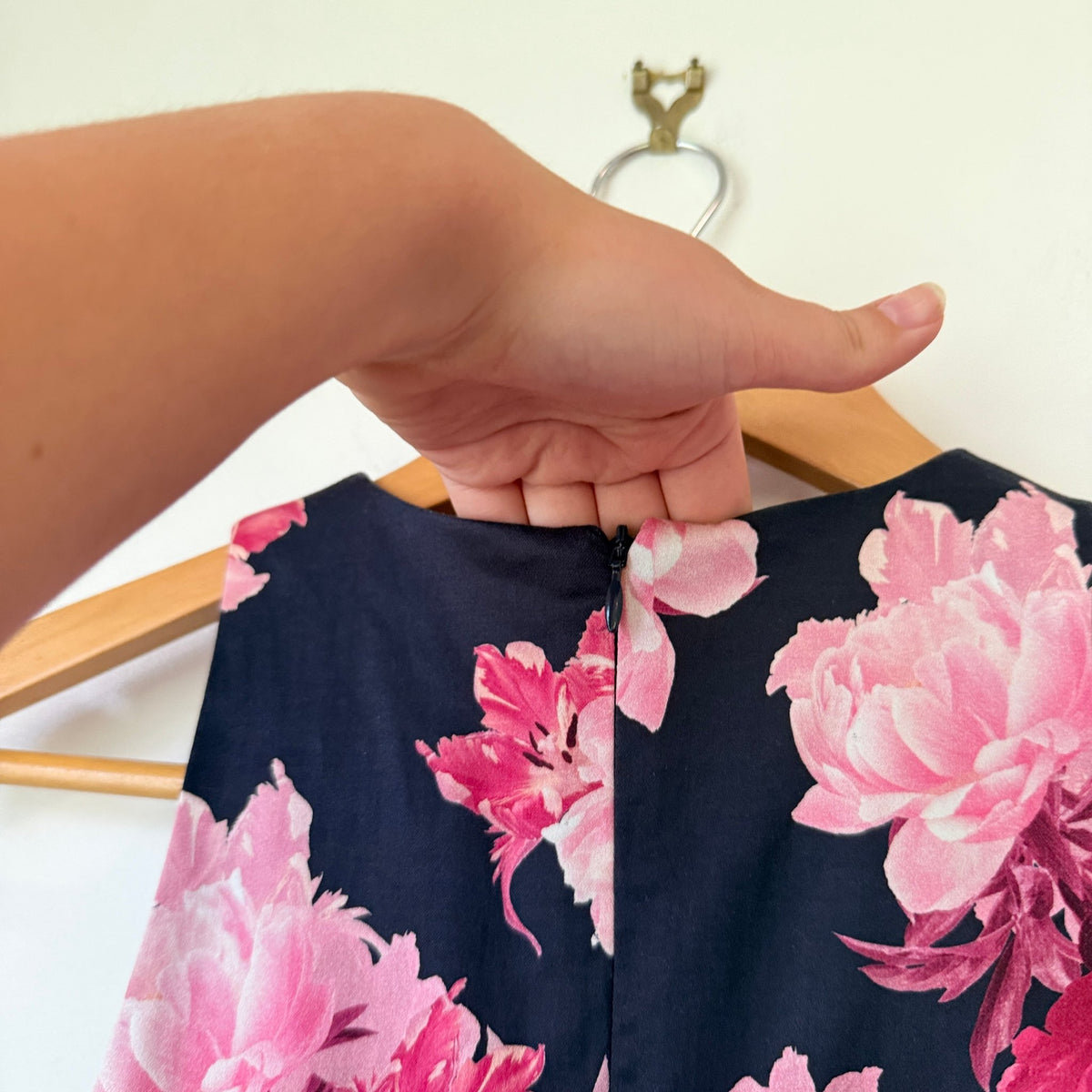 Portmans Navy & Pink Floral Sleeveless Pencil Dress Size 6