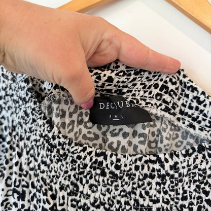 Decjuba Black & White Leopard Off Shoulder Tie Waist Dress Size M