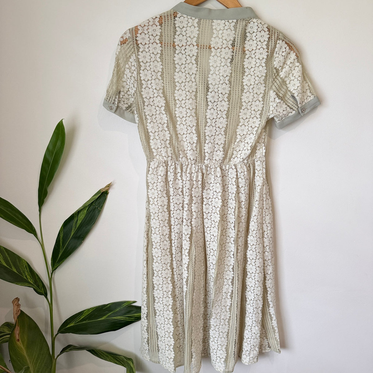Moho & Mo Cream Daisy Lace Shirt Dress Size S | U/Arm to U/Arm 39cm