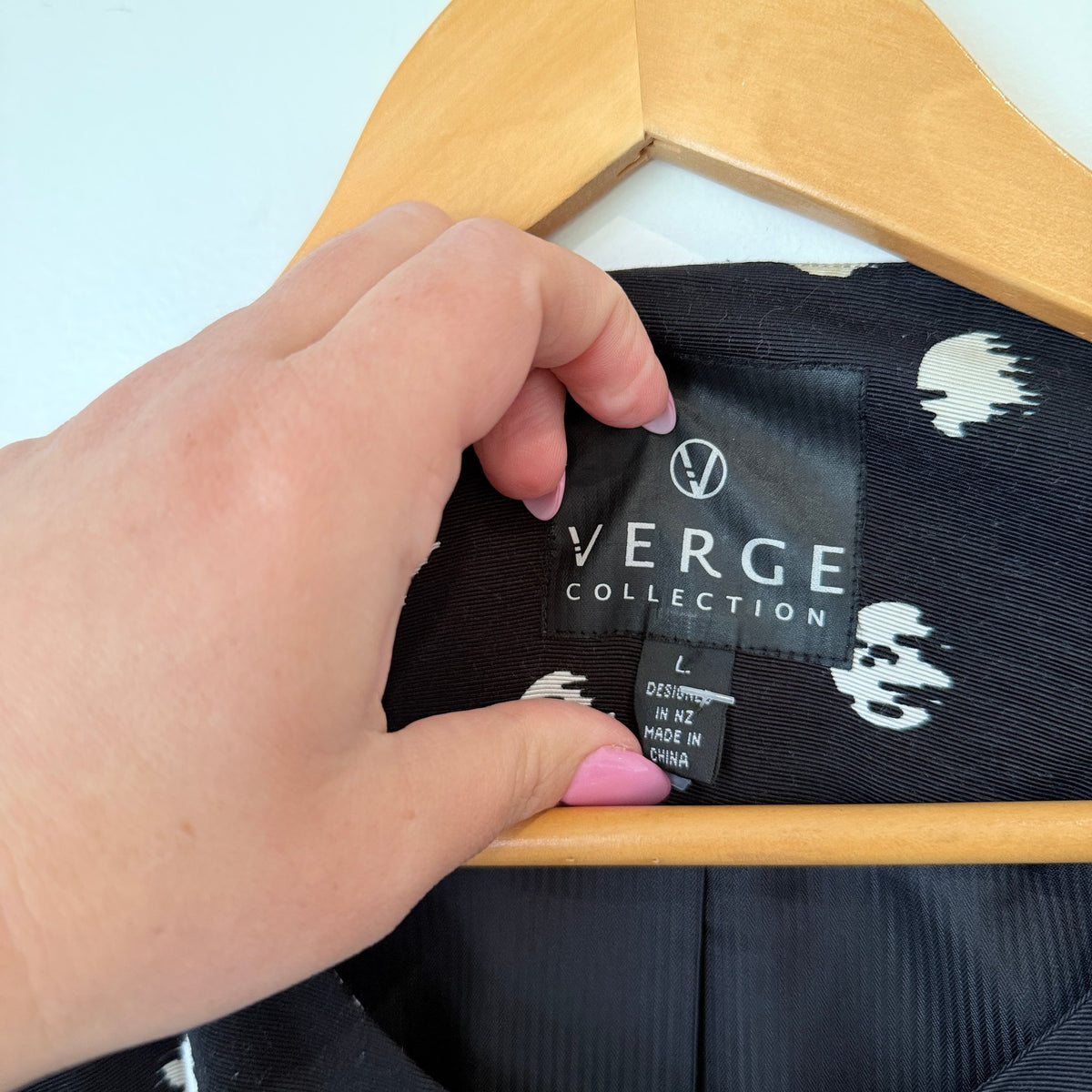 Verge Collection Black & White Print Moonlight Zip Jacket Size L