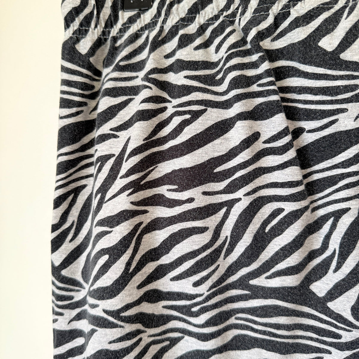 Decjuba D-Luxe Basics Grey Zebra Print Drawstring Joggers Size M