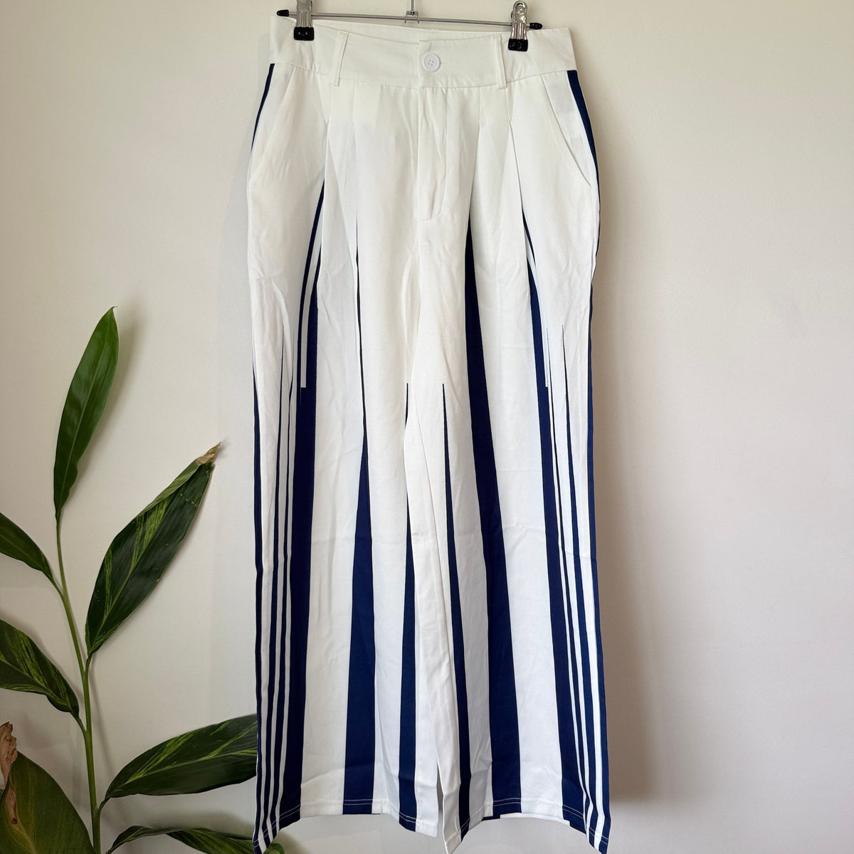Right Tec White & Navy Stripe Wide Leg Pants Size 72cm Waist