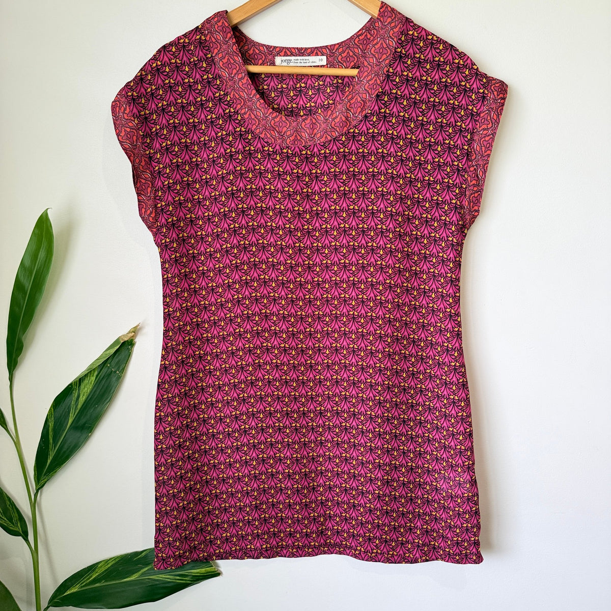 Jorge Magenta Geometric Print Cap Sleeve Top Size 10