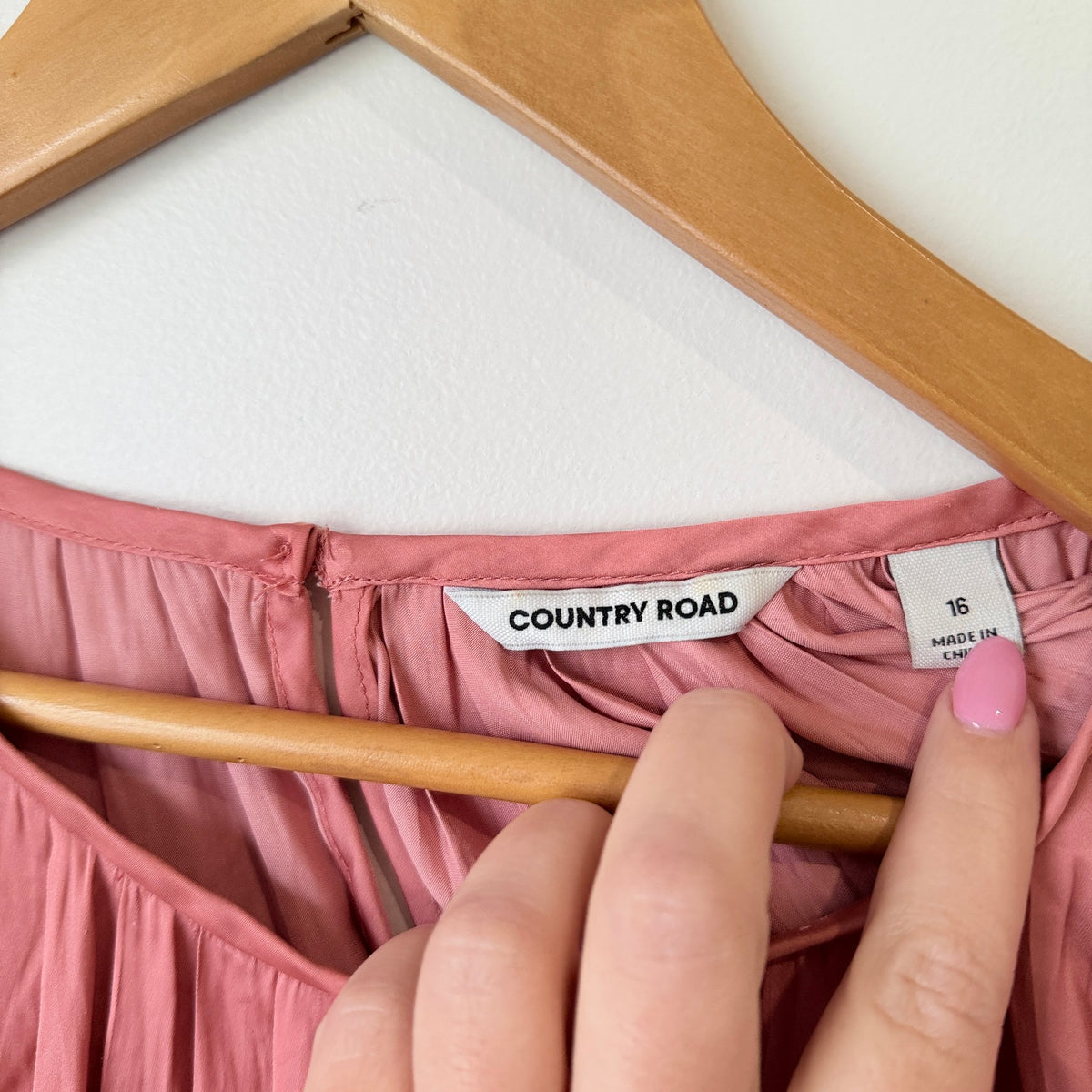 Country Road Dusty Rose Satin Pleated Neck Top Size 16