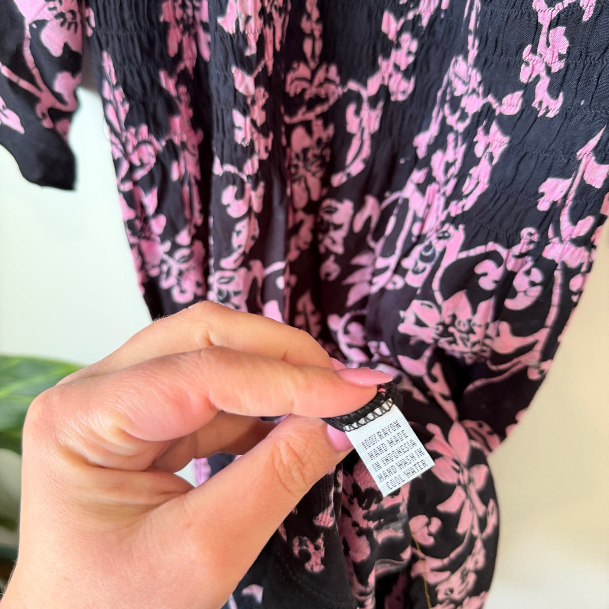 J&L Black & Pink Floral Shirred Off Shoulder Midi Dress Size U/Arm to U/Arm 49cm