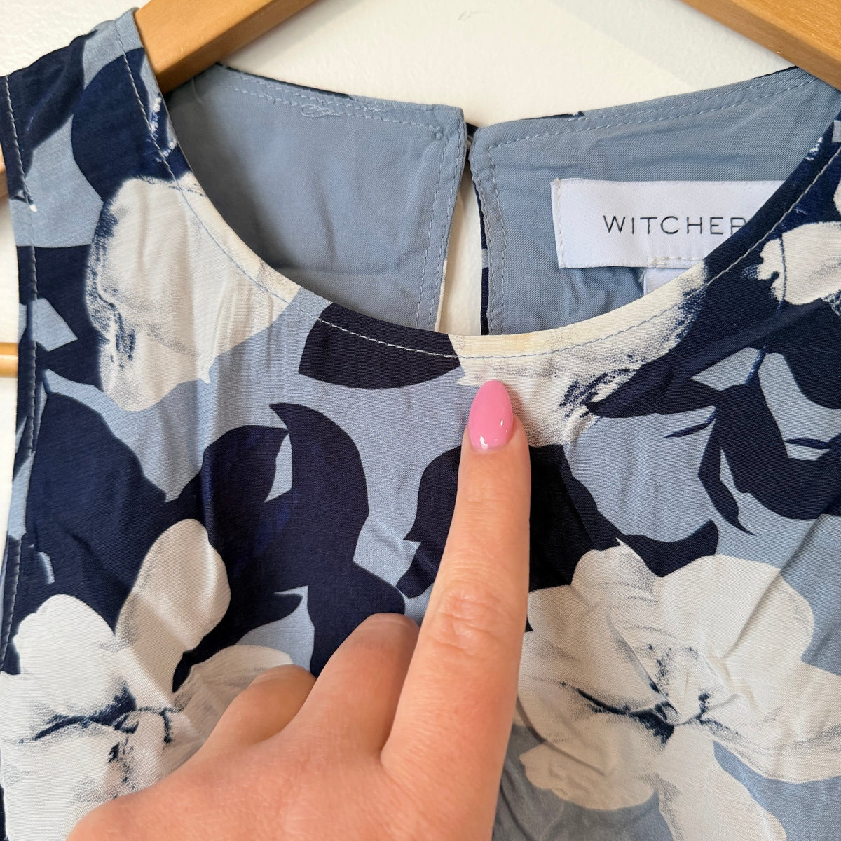 Witchery Blue & Navy Floral Sleeveless Swing Top Size 10