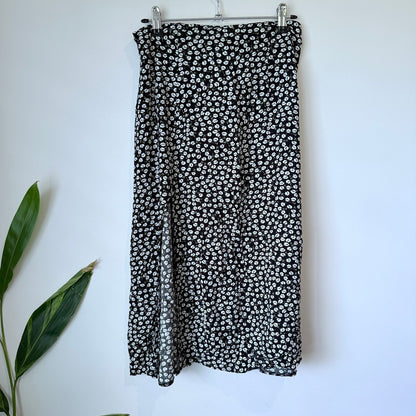 SHEIN Black & White Ditsy Floral Split Midi Skirt Size S