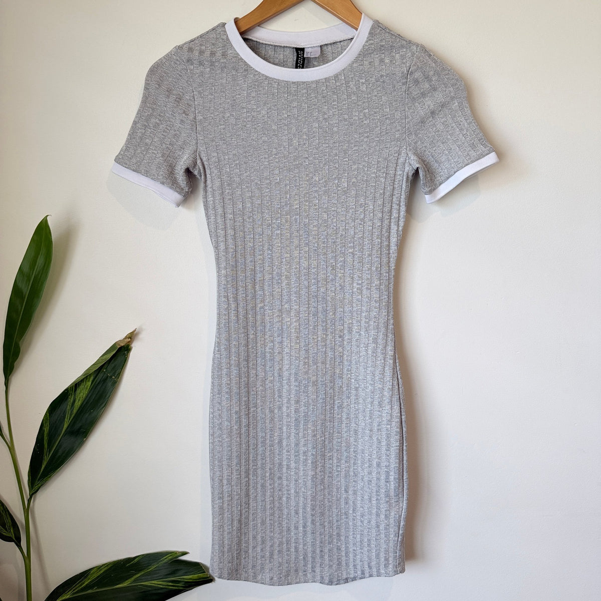 H&M Divided Grey Rib Ringer T-Shirt Dress Size 6