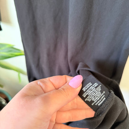 Decjuba Black Rib V-Neck Long Sleeve Midi Dress Size M