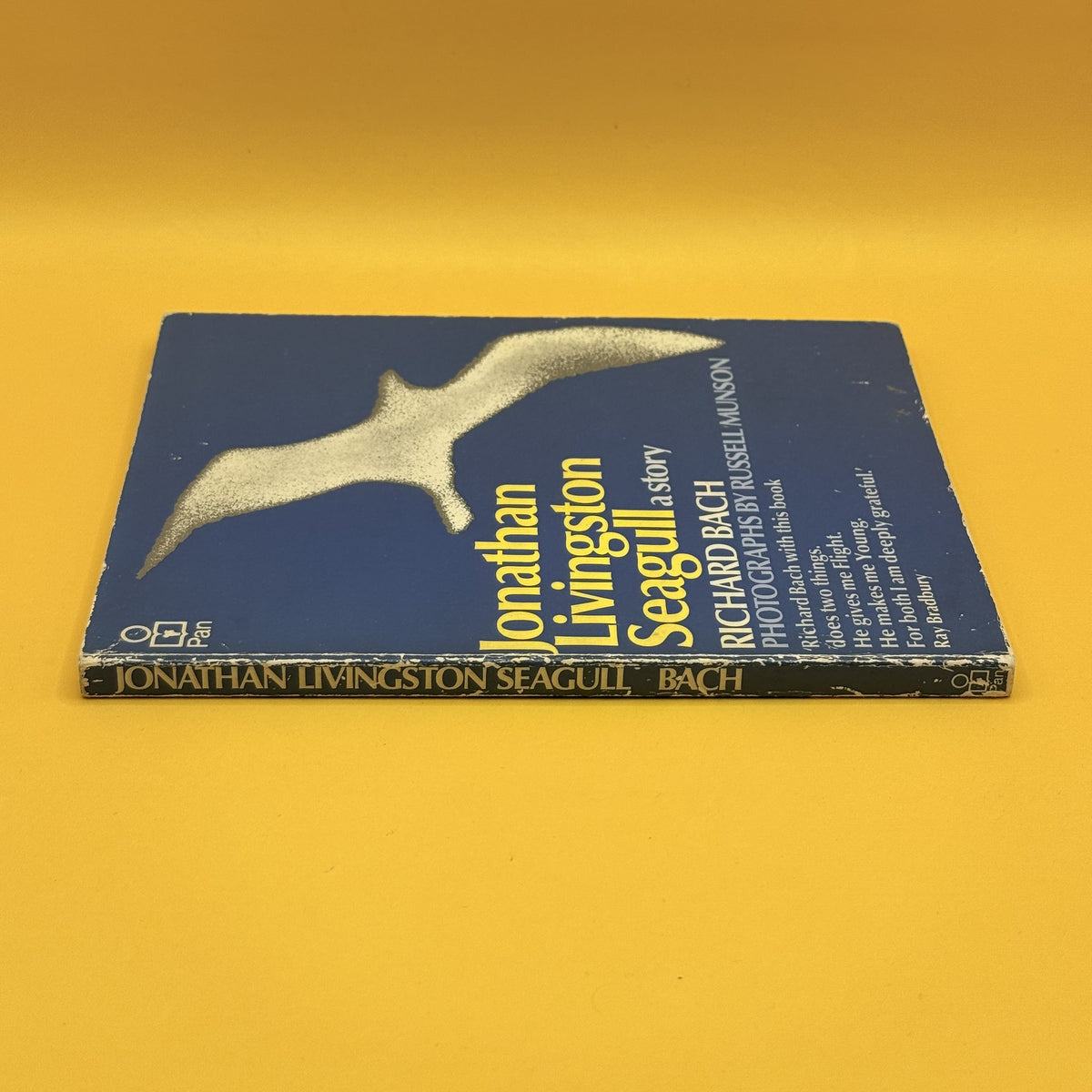 Jonathan Livingston Seagull by Richard Bach (Pan, 1973)