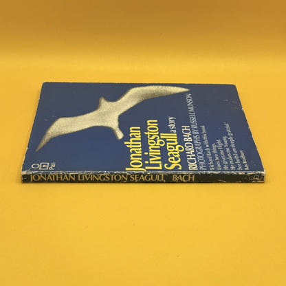 Jonathan Livingston Seagull by Richard Bach (Pan, 1973)