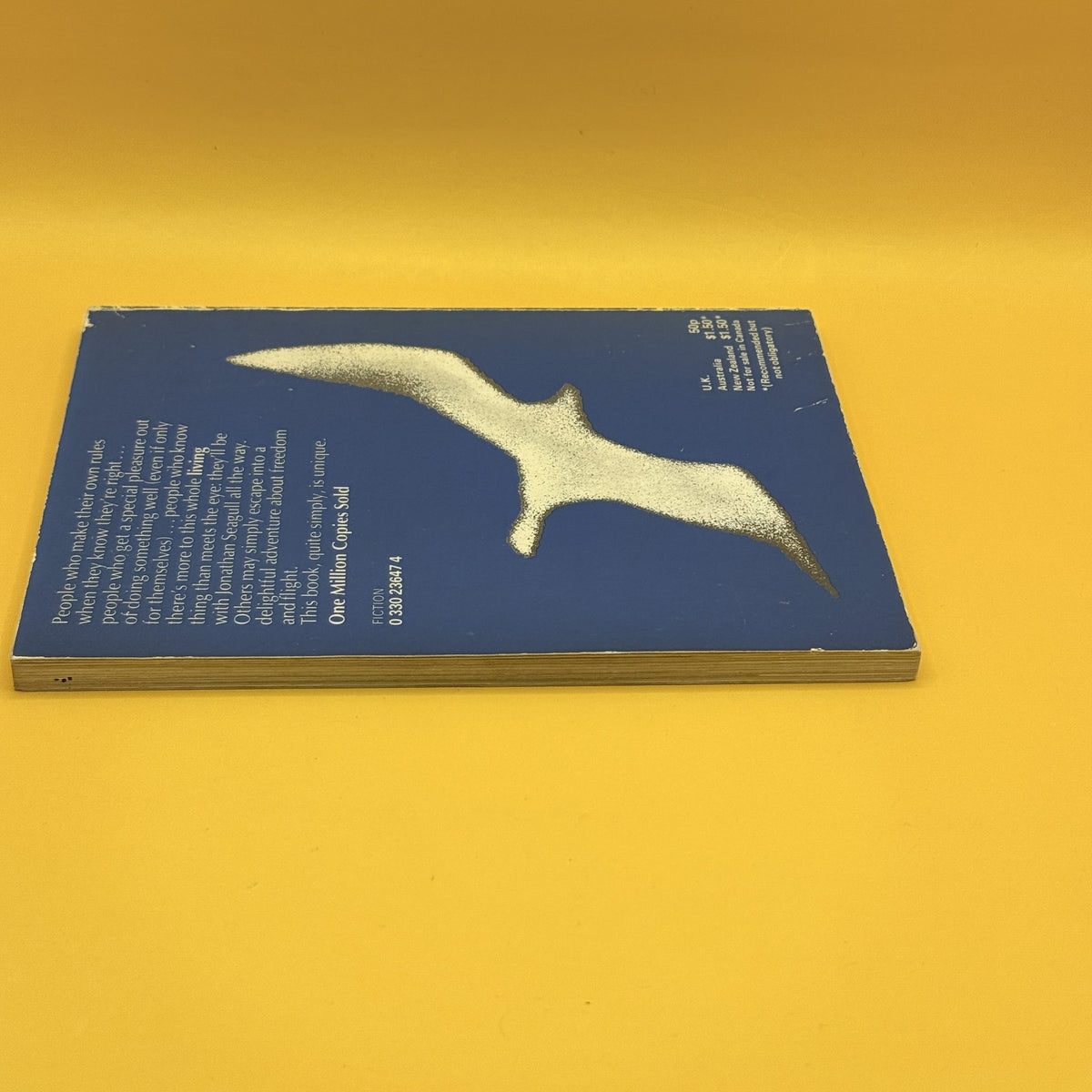 Jonathan Livingston Seagull by Richard Bach (Pan, 1973)