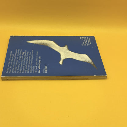 Jonathan Livingston Seagull by Richard Bach (Pan, 1973)