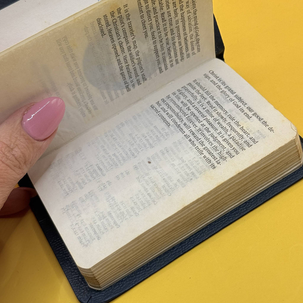New Testament with Psalms and Proverbs by The Gideons International