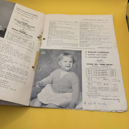 Patons Knitting Book No. 581: Baby Wear by Patons