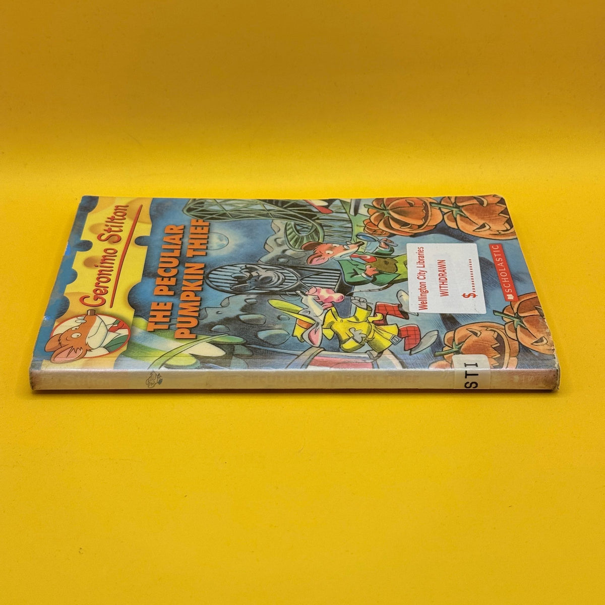 The Peculiar Pumpkin Thief by Geronimo Stilton