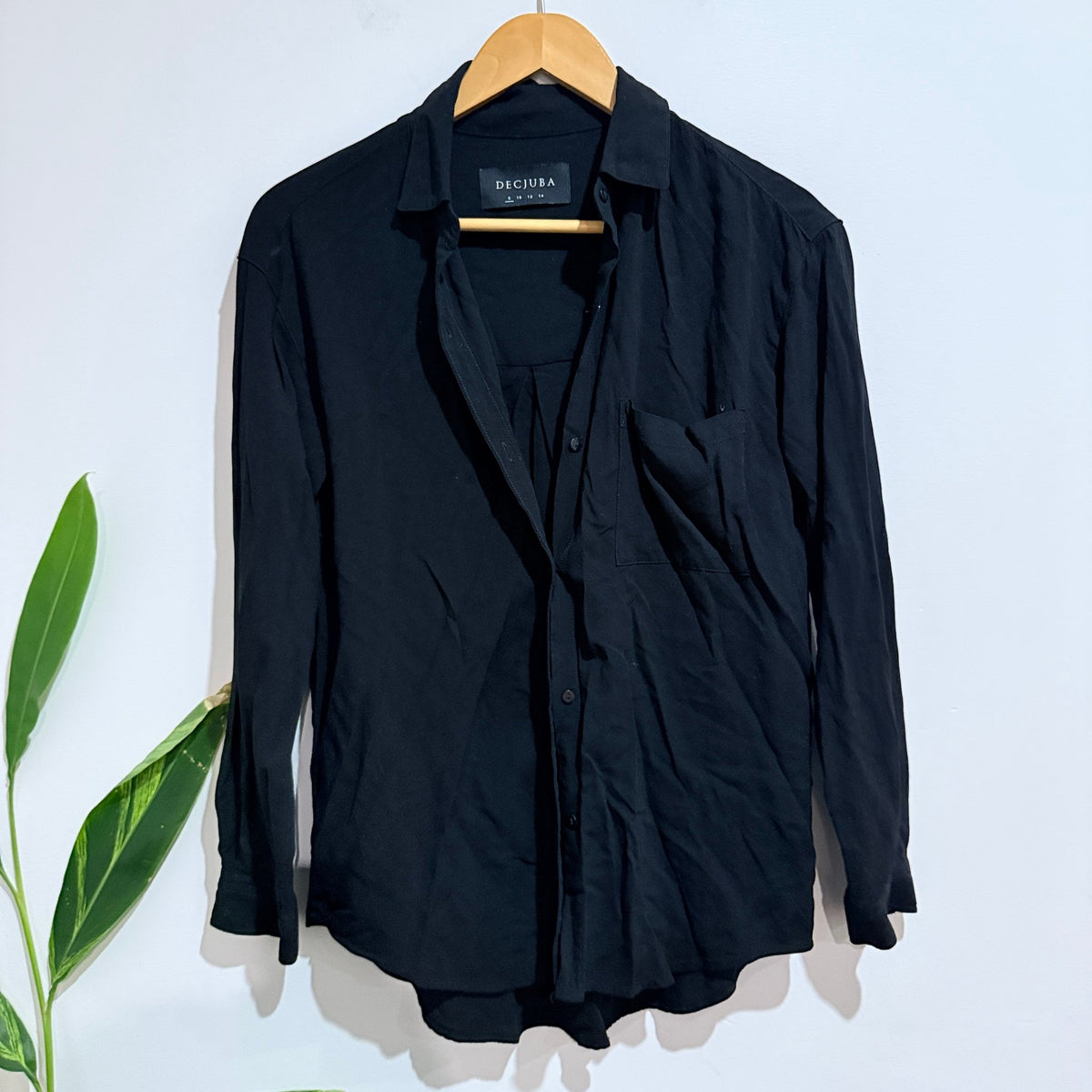 Decjuba Black Button Up Shirt Size 8