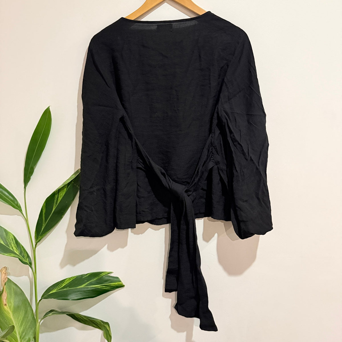 Dotti Black Tie Back Balloon Sleeve Top Size 10