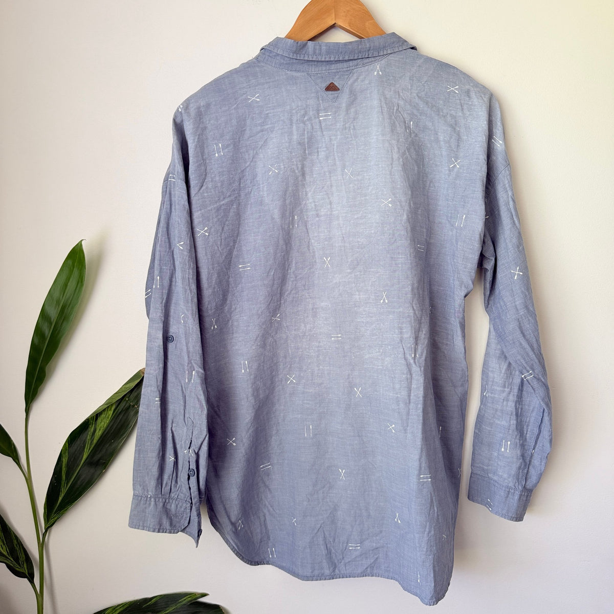 Kathmandu Blue Arrow Print Shirt Size 16