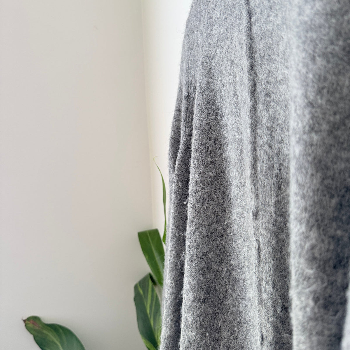 Sass & Bide Grey Knit High-Low Jumper Size U/Arm to U/Arm 60cm