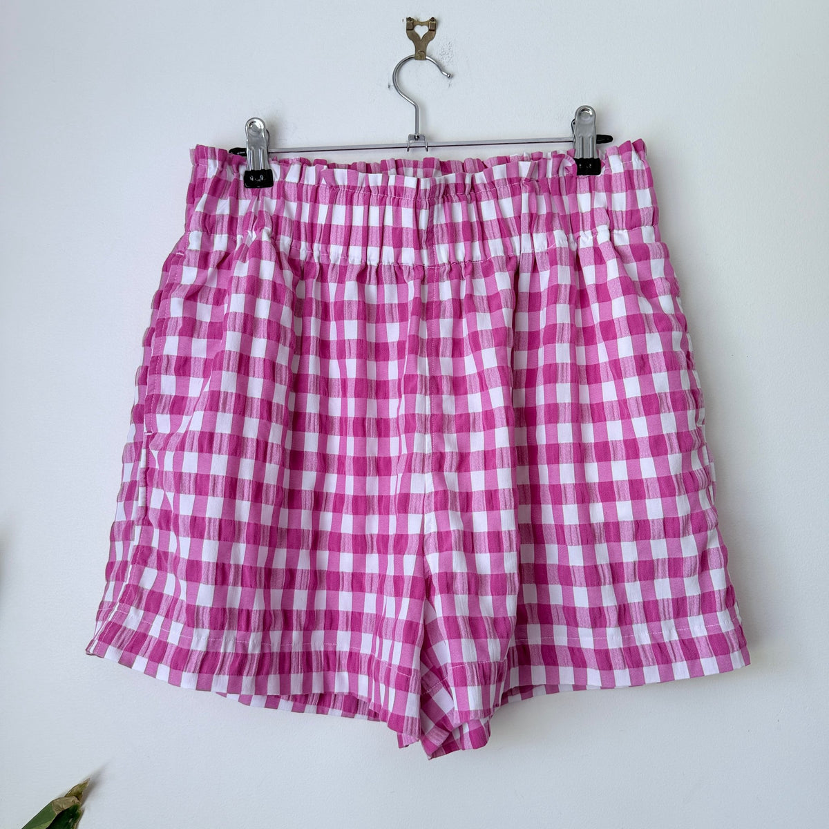 Decjuba Pink & White Gingham Elastic Waist Shorts Size L