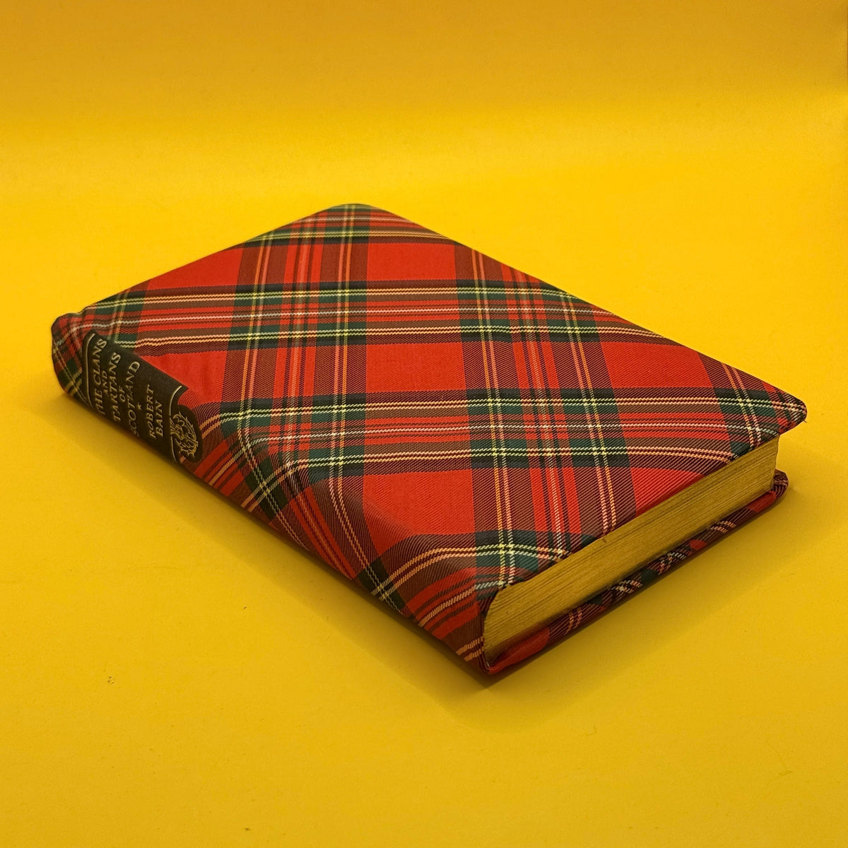 The Clans and Tartans of Scotland by Robert Bain
