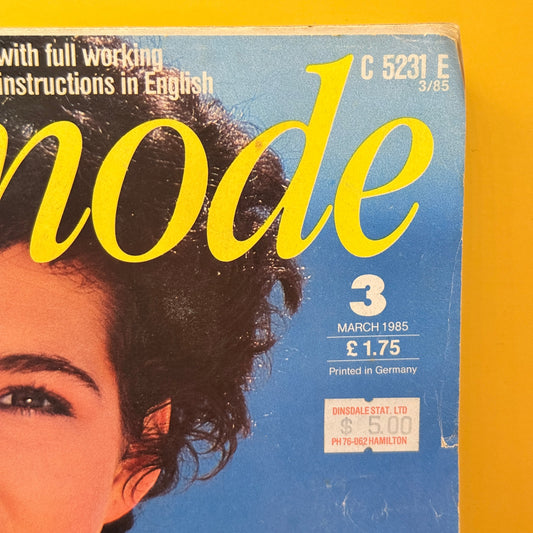 (Vintage 80s Fashion) Neue Mode: March 1985 by the Editors of Neue Mode