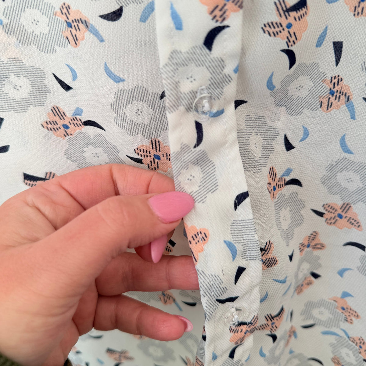KILT White Floral Print Long Sleeve Blouse Size U/Arm to U/Arm 52cm