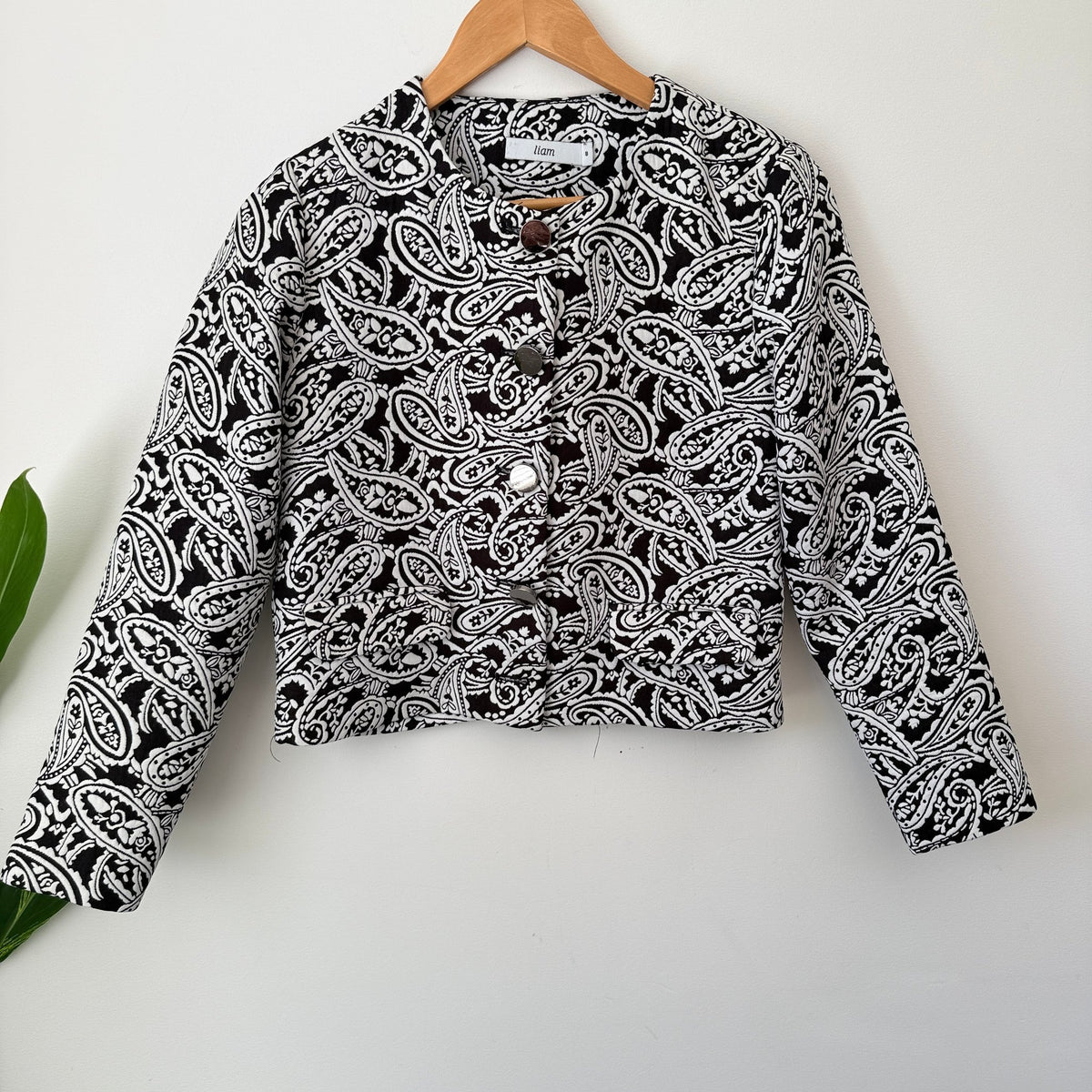 Liam Black & White Paisley Jacquard Cropped Jacket Size 8 (missing button)