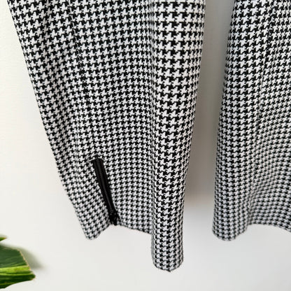 Van Heusen Black & White Houndstooth Stretch Pants Size 8 Short