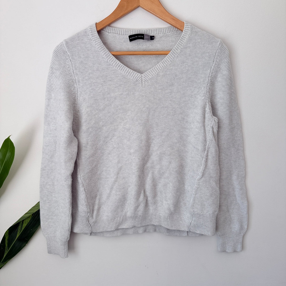 Marilyn Seyb Jeune Light Grey Textured V-Neck Cotton Knit Size 12