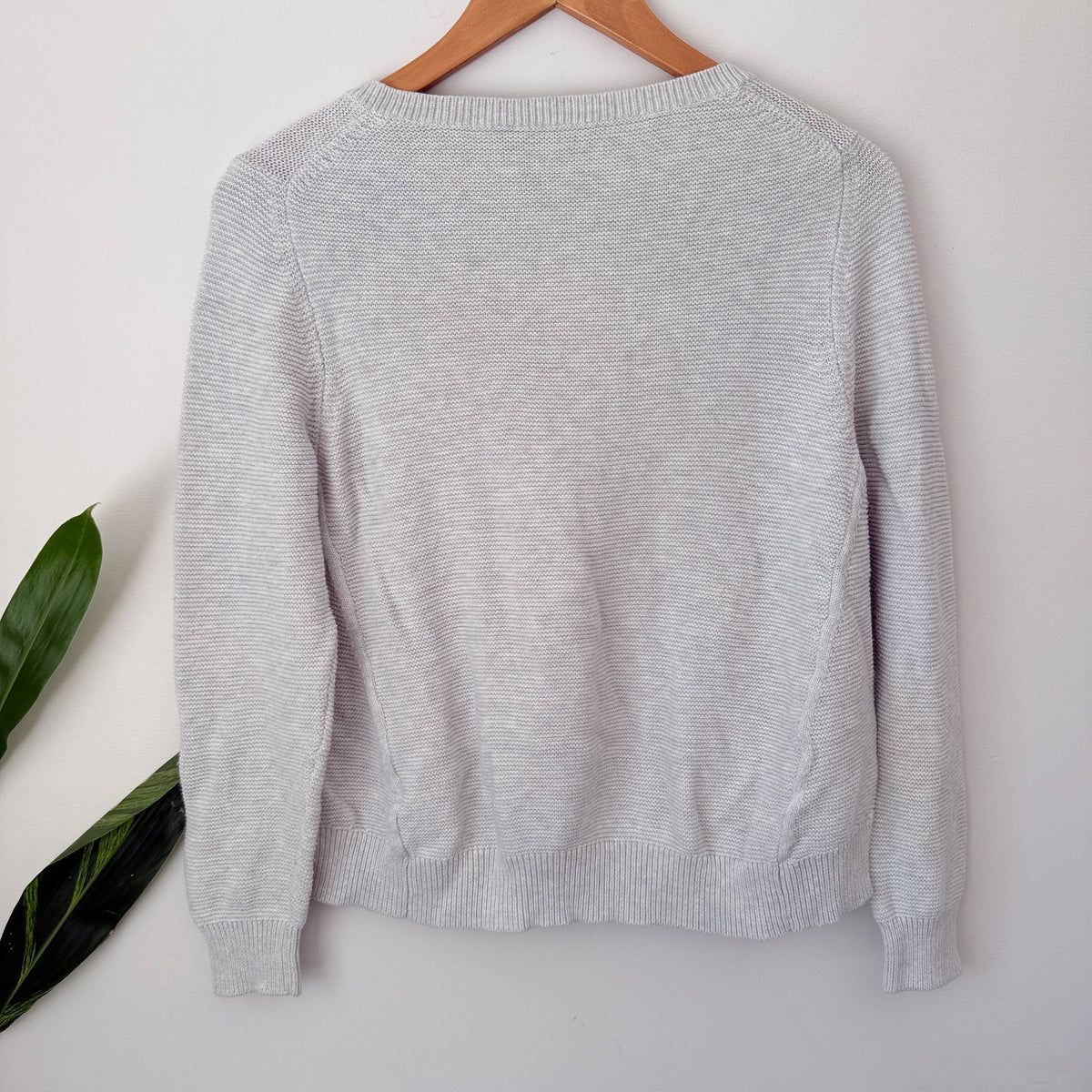 Marilyn Seyb Jeune Light Grey Textured V-Neck Cotton Knit Size 12