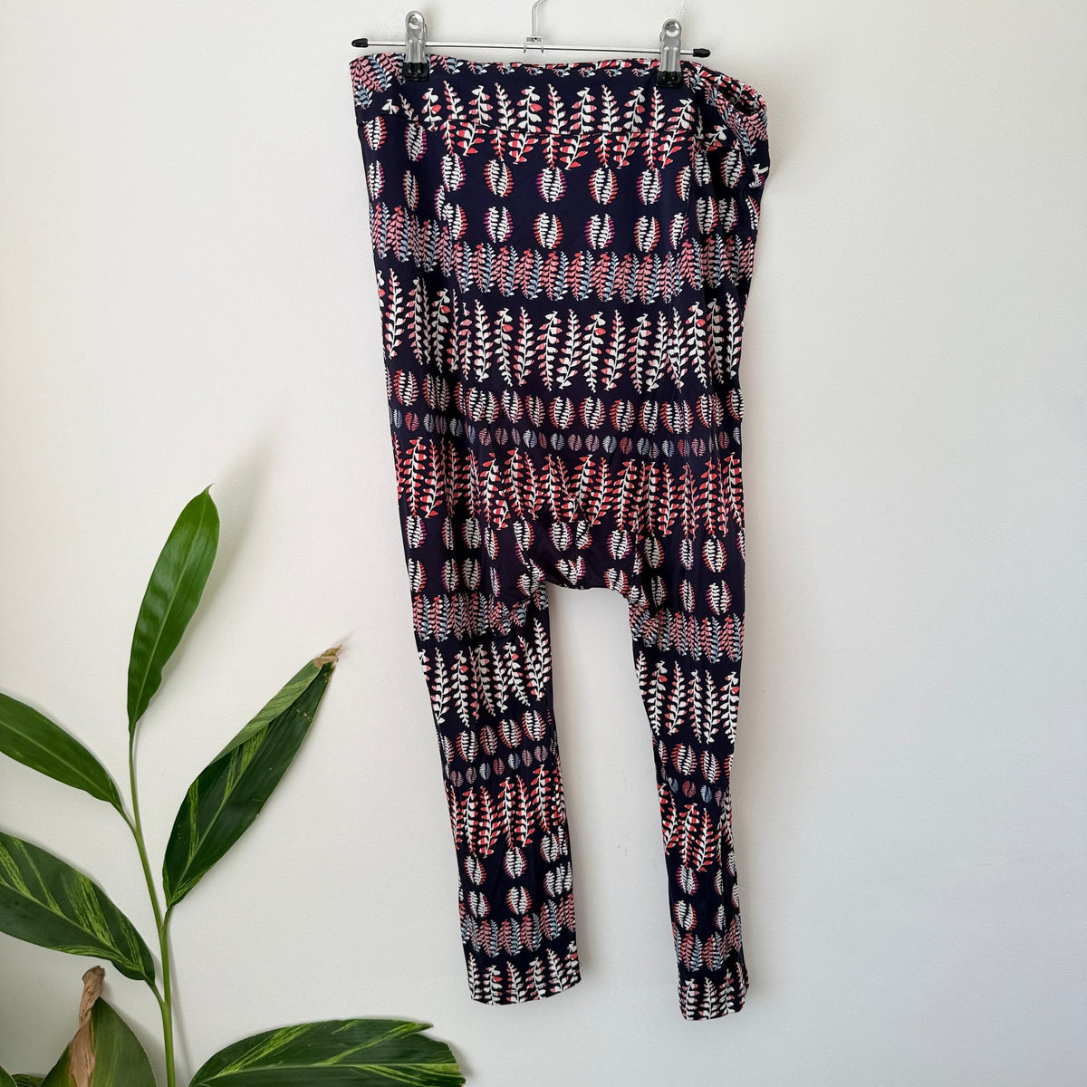 World Navy Leaf Print Drop Crotch Pants Size S/M
