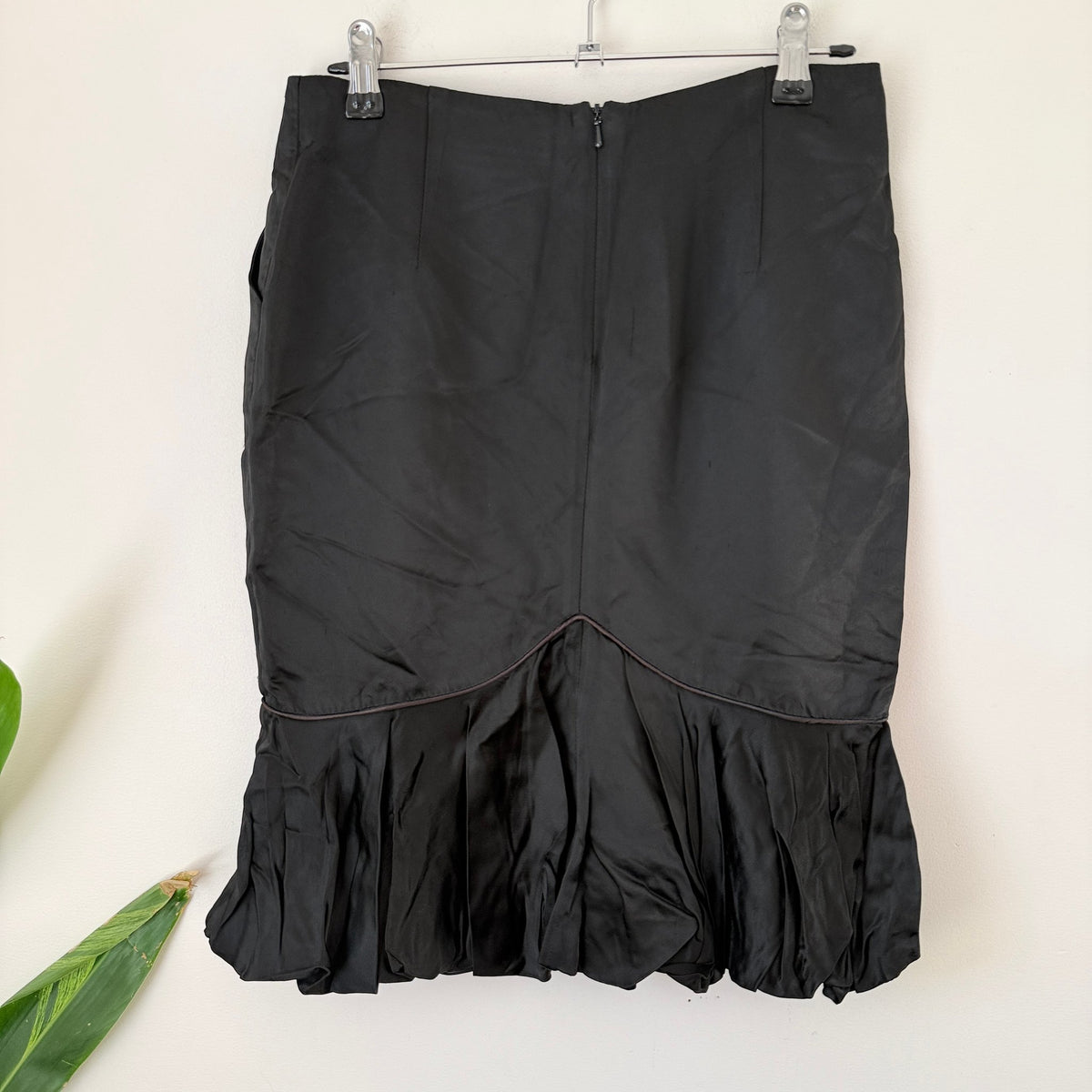 Mala Brajkovic Black Ruffle Hem Pencil Skirt Size 10